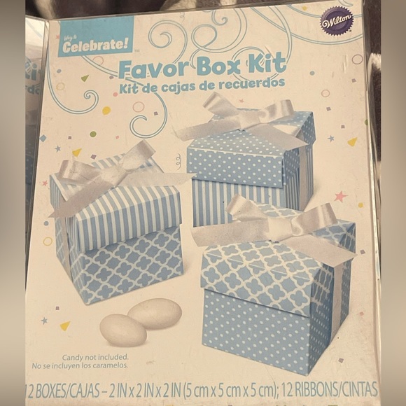 24~Wilton Celebrate 2" Blue Party Favor Box Kits With Ribbons - Picture 6 of 6